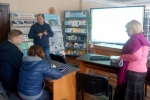 Гол. бібліотекар К. Дєдова проводить заняття з основ інформаційної культури